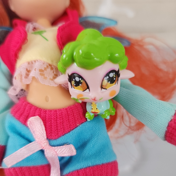 Rainbow Winx Club Love & Pet Bloom Fairy Doll Butterfly Italian Version Blonde - Picture 7 of 7